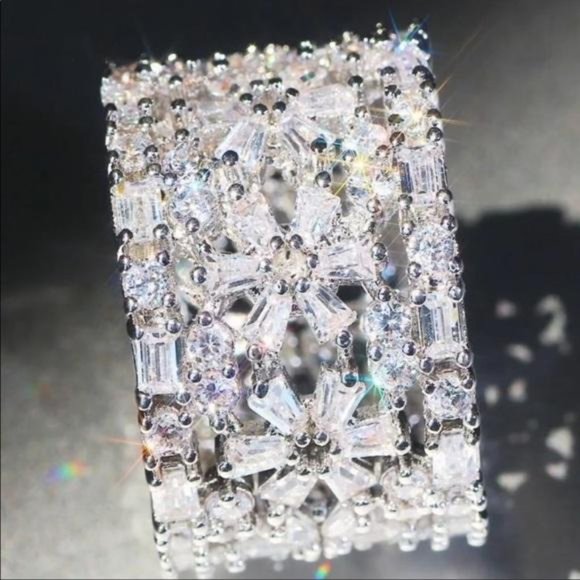 18 CT 925 STERLING SILVER DIAMOND RING - Picture 4 of 6